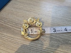 Vintage Gold Tone Sunflower Wreath Brooch 2 Inch Diameter