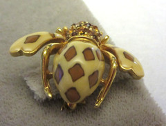 VTG Joan Rivers “Joan Of The Jungle” Leopard Bee Spotted Brooch Pin