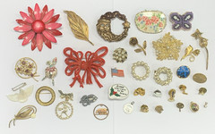 Vintage Estate 36pc Jewelry Lot Brooches Pins Celluloid Metal Stones Religious
