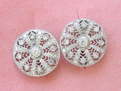 1.52ctw DIAMOND CLUSTER FILIGREE PLATINUM 13/16″ ROUND HUGGIE STUD EARRINGS 1950