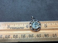 1.96g Vintage Sterling Silver 925 Round Pendant Iridescent Center M