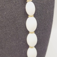 White w Gold Tone Graduated Acrylic Egg Shape Bead Professional Necklace 24 Inch