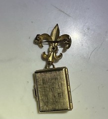 17. Vintage Rare CORO Gold tone Hinged Photo Book Locket Medal Pin Brooch