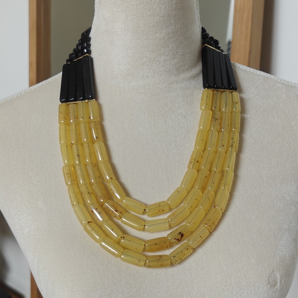 Statement necklace high quality Yellow and Black beads