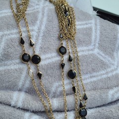 Necklace in goldtone/brass? with glass beads. 3 strand. Casual Corner. Vtg