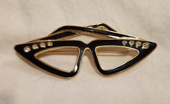 Vintage Signed Trifari Cat’s Eye Angular Glasses Black Gold Enamel Ice…
