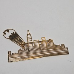 Batman Gotham City Skyline Brooch Pin Vintage DC Comics Bat-Signal Gold Tone