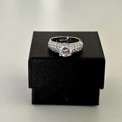 Ladies 18K White Gold Plated Clear CZ Crystal Sparkly Band Ring Size 5.5