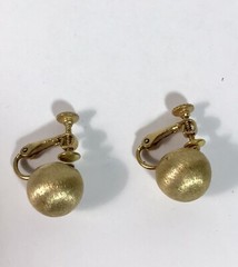Napier Signed Earrings Brushed Gold Tone Screw Back Button Half Inch Round