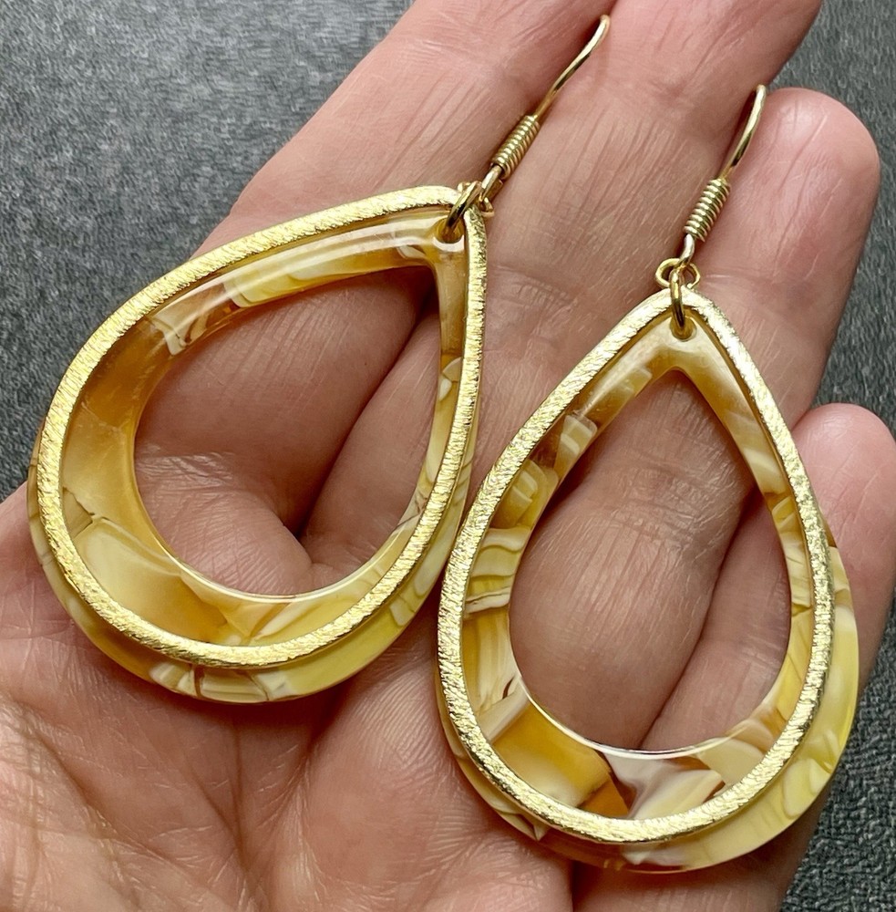 Vintage 2.5” Orange Marbled Lucite Good Tone Metal Dangle Earrings