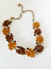 Vintage LISNER Jelly Lucite Leaf Necklace Orange Brown Molded Leaves Gold Tone