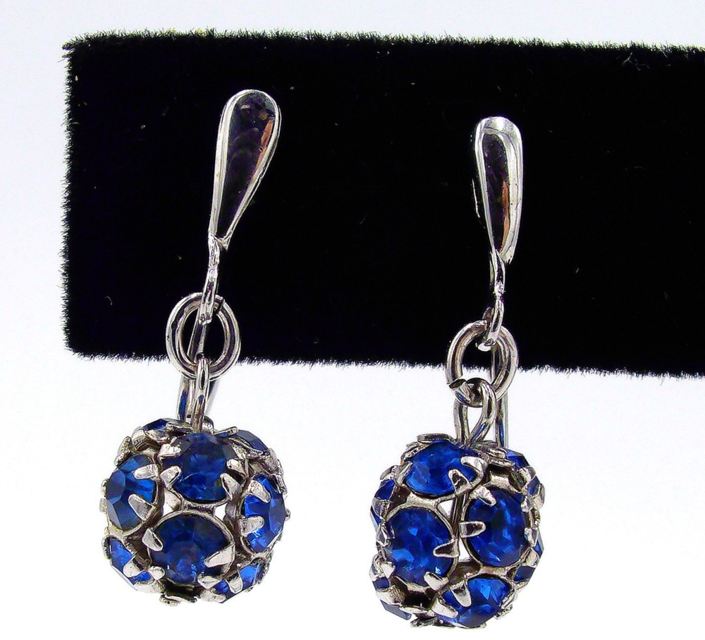 Vintage Trifari Silver-Tone Blue Rhinestone Crystal Clip On Lever Back Earrings