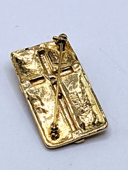 AAi Gift Box Brooch Pin Gold Tone with Bow & Red Rhinestone Vintage