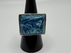 FAUX RAINBOW CALSILICA VINTAGE RING BLUE SIZE 8.25 SILVER TONE