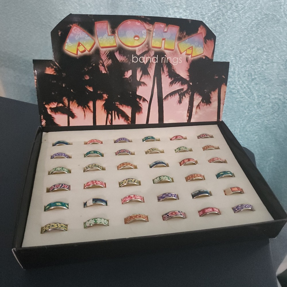 Vntg Lot Of Aloha Band Rings W/Display Box 36pc Polymer Clay Retro Party Favors