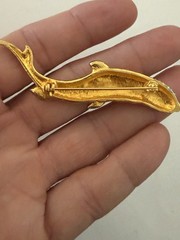 MMA Metropolitan Museum of Art Gold Tone Fish Brooch ( Missing A Rhinestone)