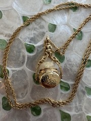 Vintage 1928 “Brand” Gold-tone 3-Sided Spin- Photo Locket Necklace 31” Chain 103