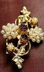 Gold Tone Vintage Pin with Tiny Faux Pearl Clusters and 2 Amethyst Crystals