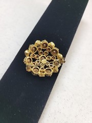 Vintage Gold Tone Green Emerald Faceted Glass Cluster Brooch Pin 1.5 Inches