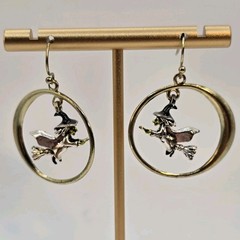 Avon 2008 Flying Witch Earrings Halloween Dangle Gold Tone Hoop Vintage Costume