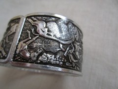 VTG Hinged Aluminum Clamper bracelet Buffalo Hunt Native OCT25-4