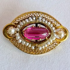 Antique 10K yellow gold red stone & seed pearl brooch pin 2.0 grams