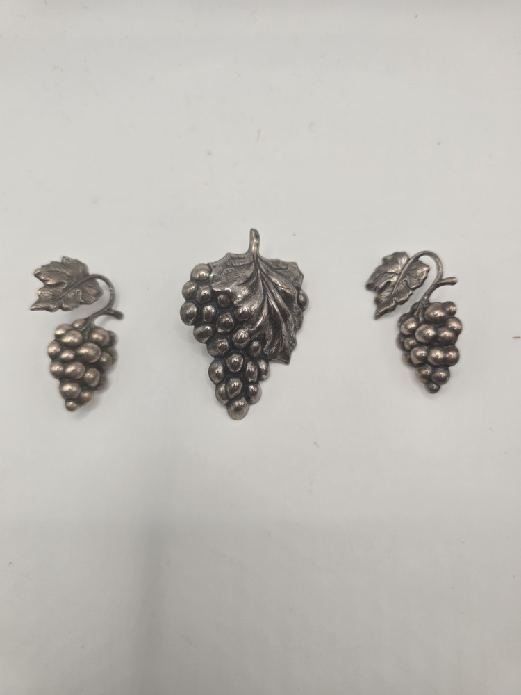 Vintage unmarked silver plate grapes pendant and earrings spoon handle back 2 in