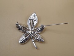 1960’s Sarah Coventry Ivy Leaf SIlver Tone Brooch & Clip Earrings Set