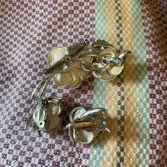 Vintage 3D Flower Brooch & Matching Earrings