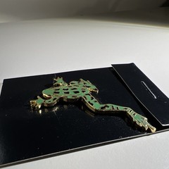 WM Spear Design Leopard Frog Pin Green Gold Black Enamel Brooch Pin, vtg 1980’s