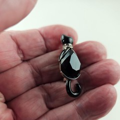 Vintage Cat Brooch Pin with Black Onyx & Rhinestones in Silver Tone Metal [8405]