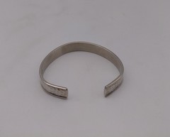 Sergio Lub Cuff Bracelet Hammered Silver Tone with Magnets Small 6.25 In