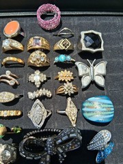 VTG Costume Ring Lot all repair 40s to 90s Era 45 rings 18kge, Vargas, Uncas Etc