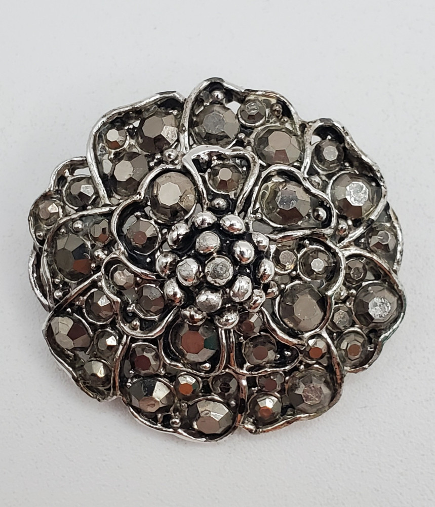 VTG Hollycraft Brooch 1.5in Round Gunmetal Gray Crystal Domed Floral 3D Estate