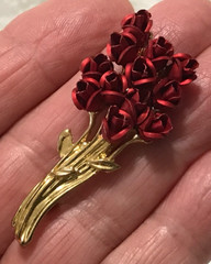 VINTAGE 24” NECKLACE EARRINGS BROOCH GOLD TONE RED ROSE JEWELRY SET