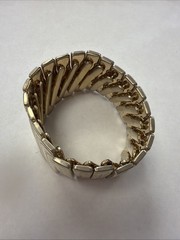 Vintage 1970’s Gold tone Expandable Stretch Textured Bar Link Metal Bracelet