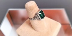 14k White Gold Filigree Design Ring Set Man Made Emerald Green Type Stone