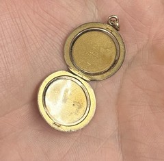 Filigree Nouveau gold filled Locket Floral Ornate Gf Pendant Vtg Victorian 1.1”