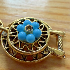Vintage ART Arthur Pepper Gold Tone Bracelet Filigree Blue Flowers Signed 6.5″