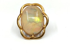 Mother Of Pearl Oval Brooch Gold Tone Bezel 1 1/8″ x 1 1/2″ Vintage MOP