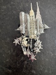NY Pin Pendant Lunch At The Ritz Handcrafted Vtg Brooch Twin Towers Bridge 3D