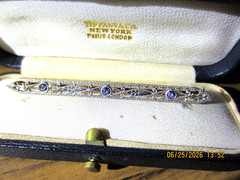 14k Gold Bar Pin Brooch With 3 Round Sapphires W Blue VTG Tiffany Box 4.5 grams