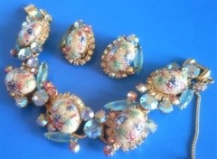 D&E JULIANA STIPPLED BLUE EASTER EGG RS ART GLASS BRACELET EARRINGS SET BOOK PC