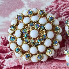 Vtg 1950s Weiss 2” Milk Glass Rhinestone Brooch Pin & Clip On Earrings-Gold Tone