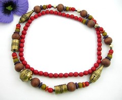 RED WOOD Beads NECKLACE Vintage Beaded Wooden Goldtone Metal Beads 36″
