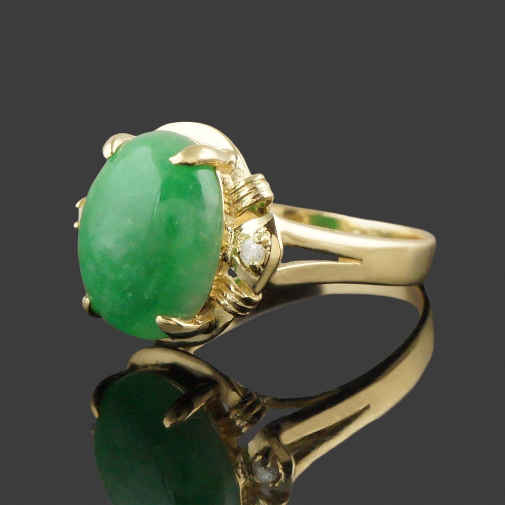 Solid 18K Yellow Gold Green Jade Cabochon & Diamond Estate Cocktail Ring