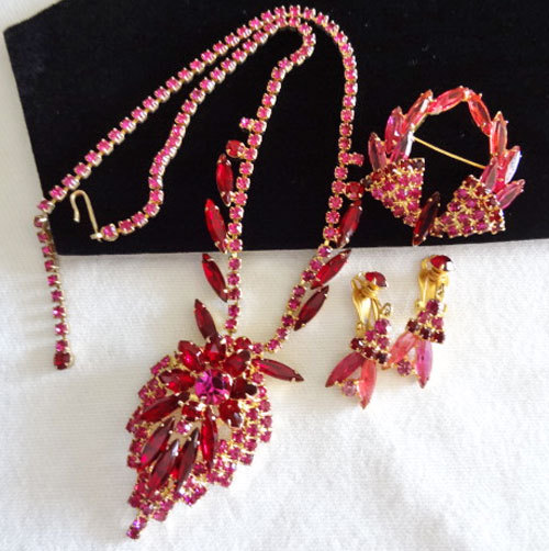 Juliana Rhinestone NECKLACE BROOCH EARRING SET Book Pcs Magenta Pink
