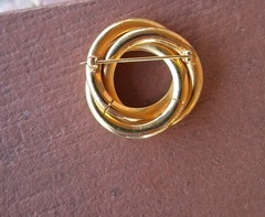 Vintage Gold Tone Circular Stacked Pinwheel Brooch 1 .5 Inches