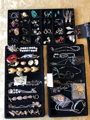 1/2 Pound Vintage To Modern COSTUME JEWELRY Lot. All Wearable!! Beautiful Pieces