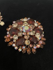 Vintage Gold Tone Root Beer RHINESTONES BROOCH AB & Clear W/CLIP ON EARRINGS